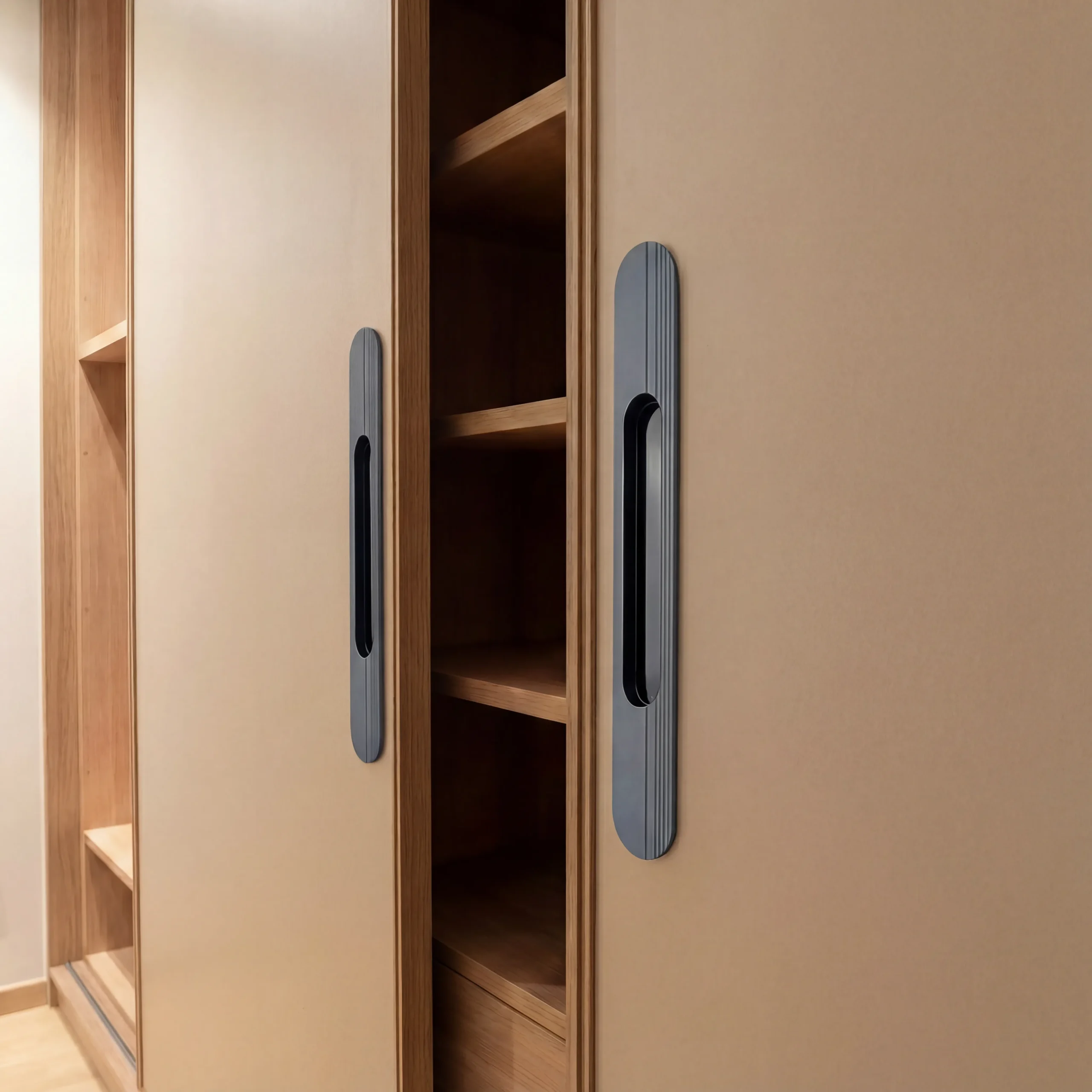 RB 102 - SideLine Pro Aluminum Sliding Concealed Handle - Image 2