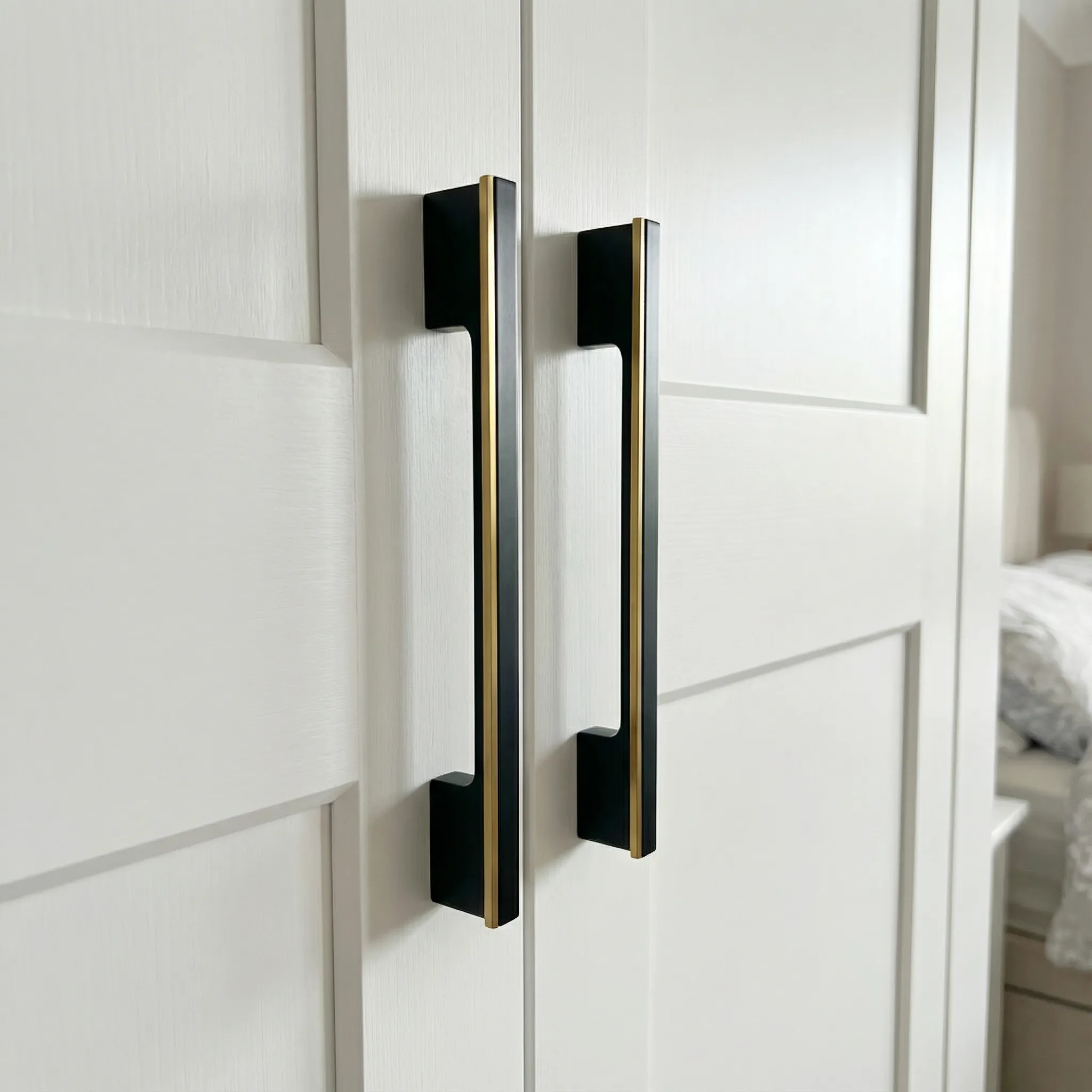 RB 005 - Premium Aluminum Wardrobe Handle for Modern Interiors