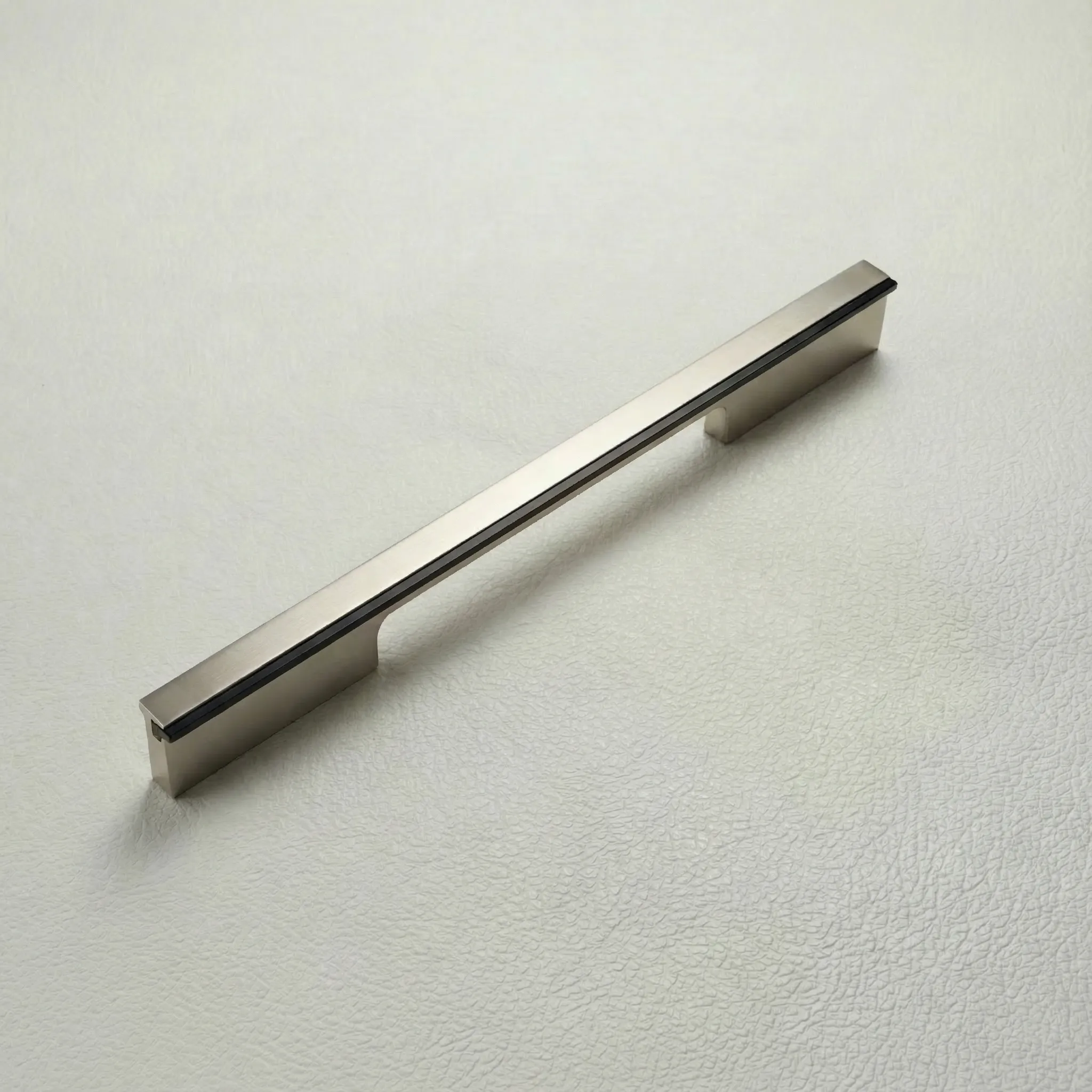 RB 005 - Premium Aluminum Wardrobe Handle for Modern Interiors - Image 3