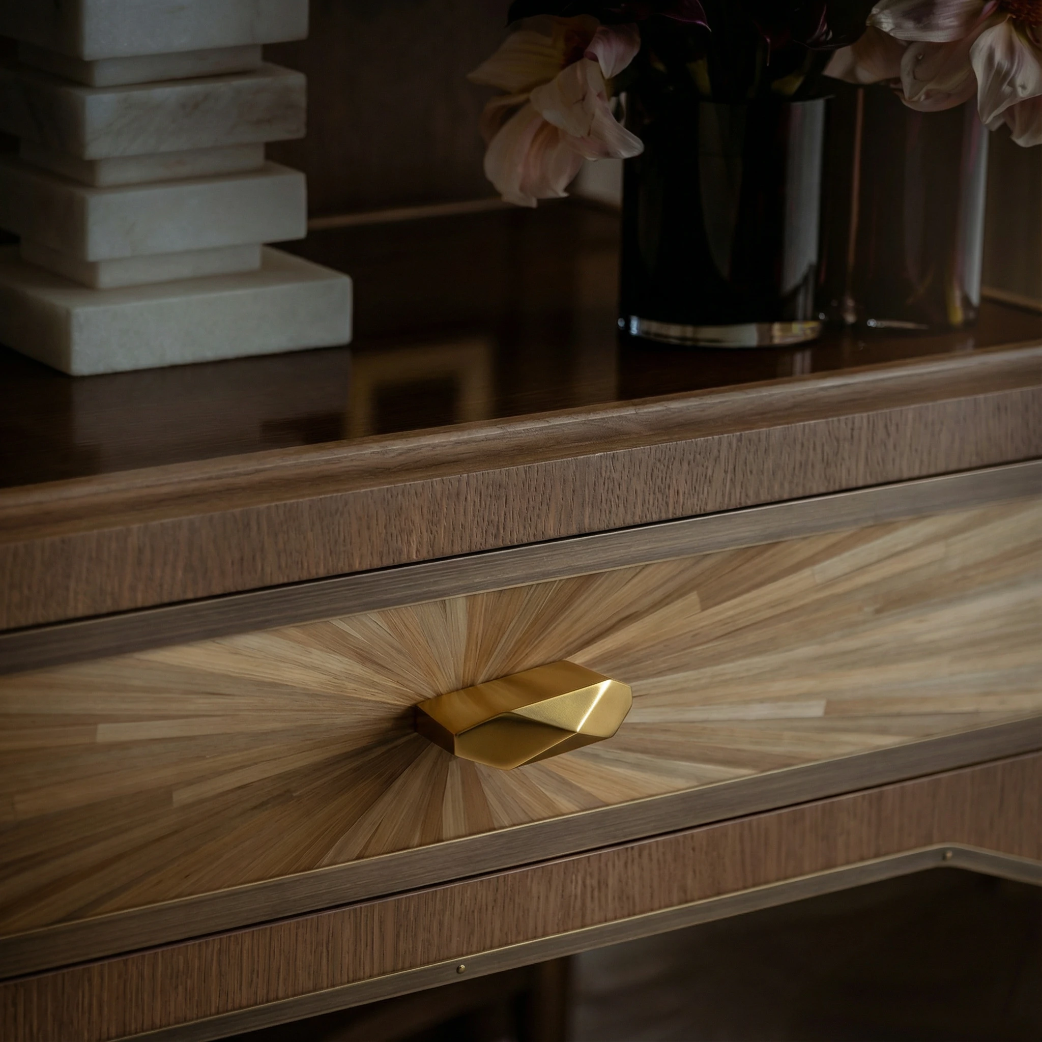 RB 226 Modern Aluminium Knob for Stylish Drawers & Cabinets