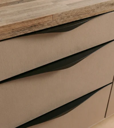 freepik__change-profile-handle-colour-from-textured-to-full__98798