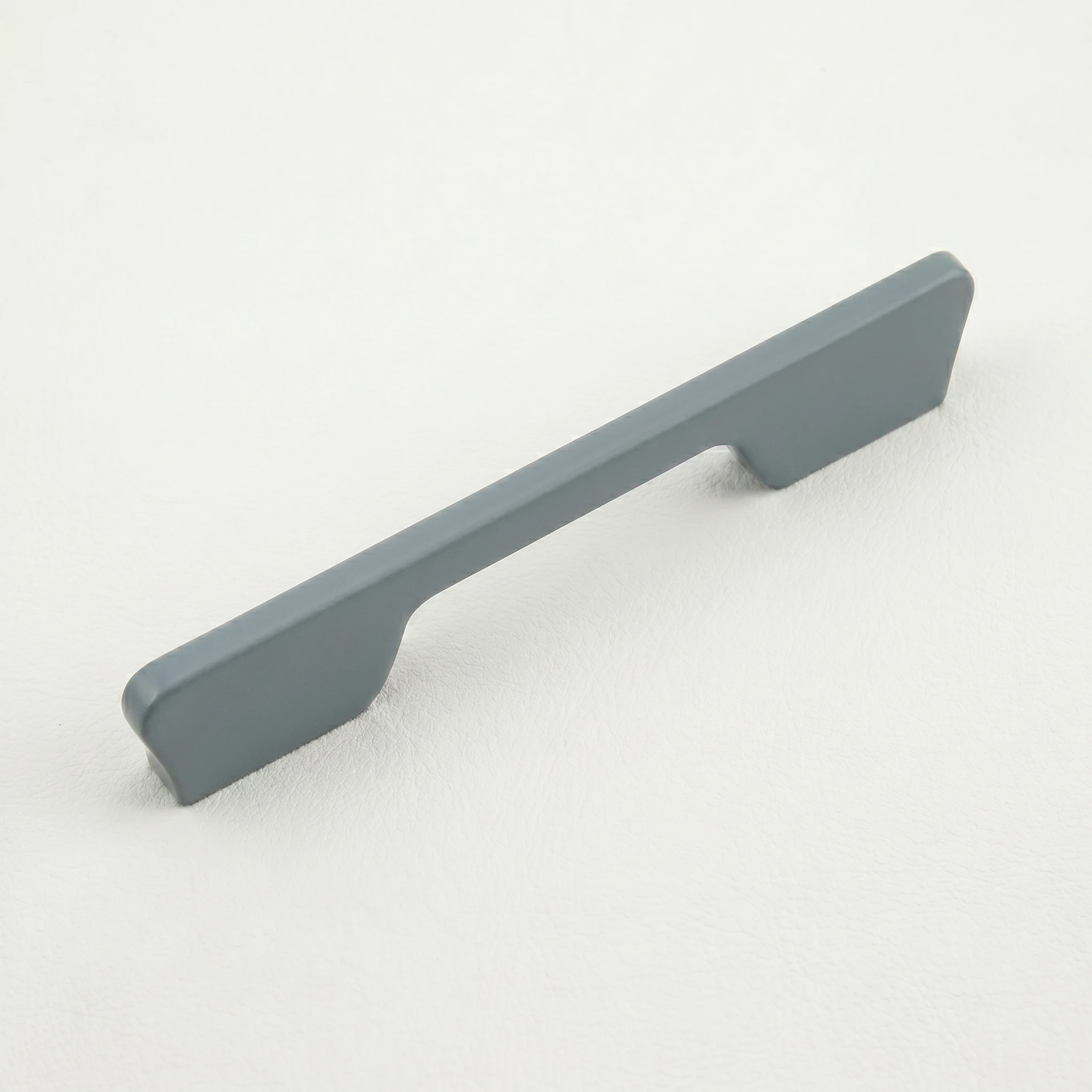 RB-013 Buy Aluminum Cabinet Handle – Premium Luxury Design - Image 3