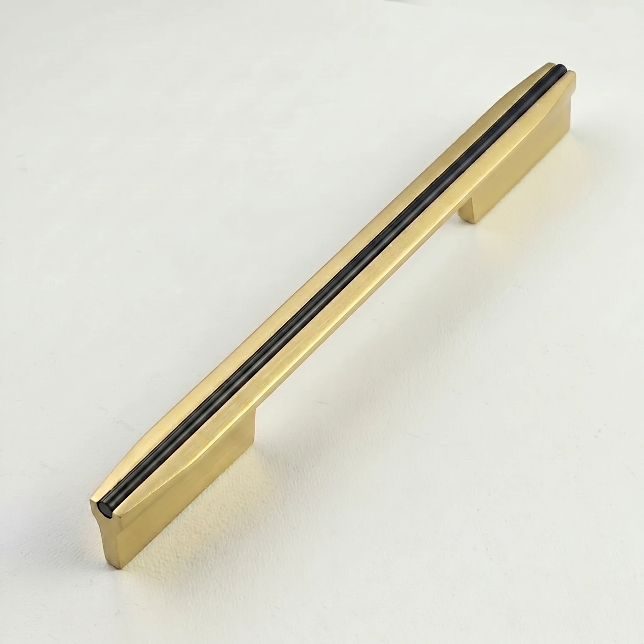 RB-077 – searching for the most demanding aluminum cabinet handle in India - Image 3
