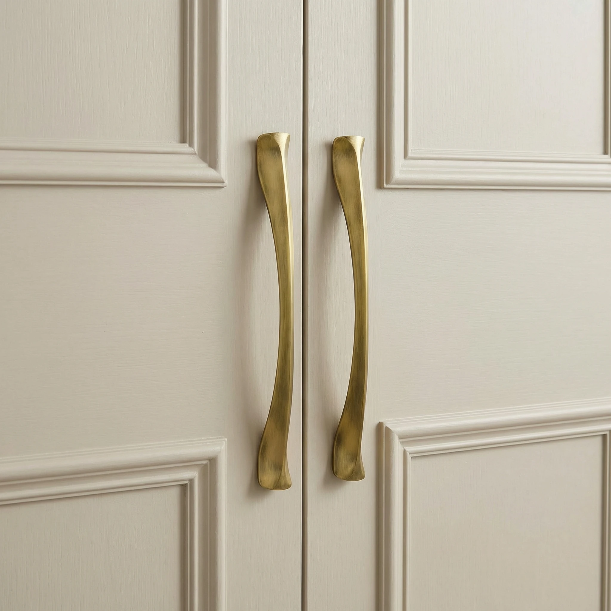 H-222 – Heavy Duty Zinc Cabinet Handle for Long-Term Use Premium Collection from Nimkro Hardware LLP