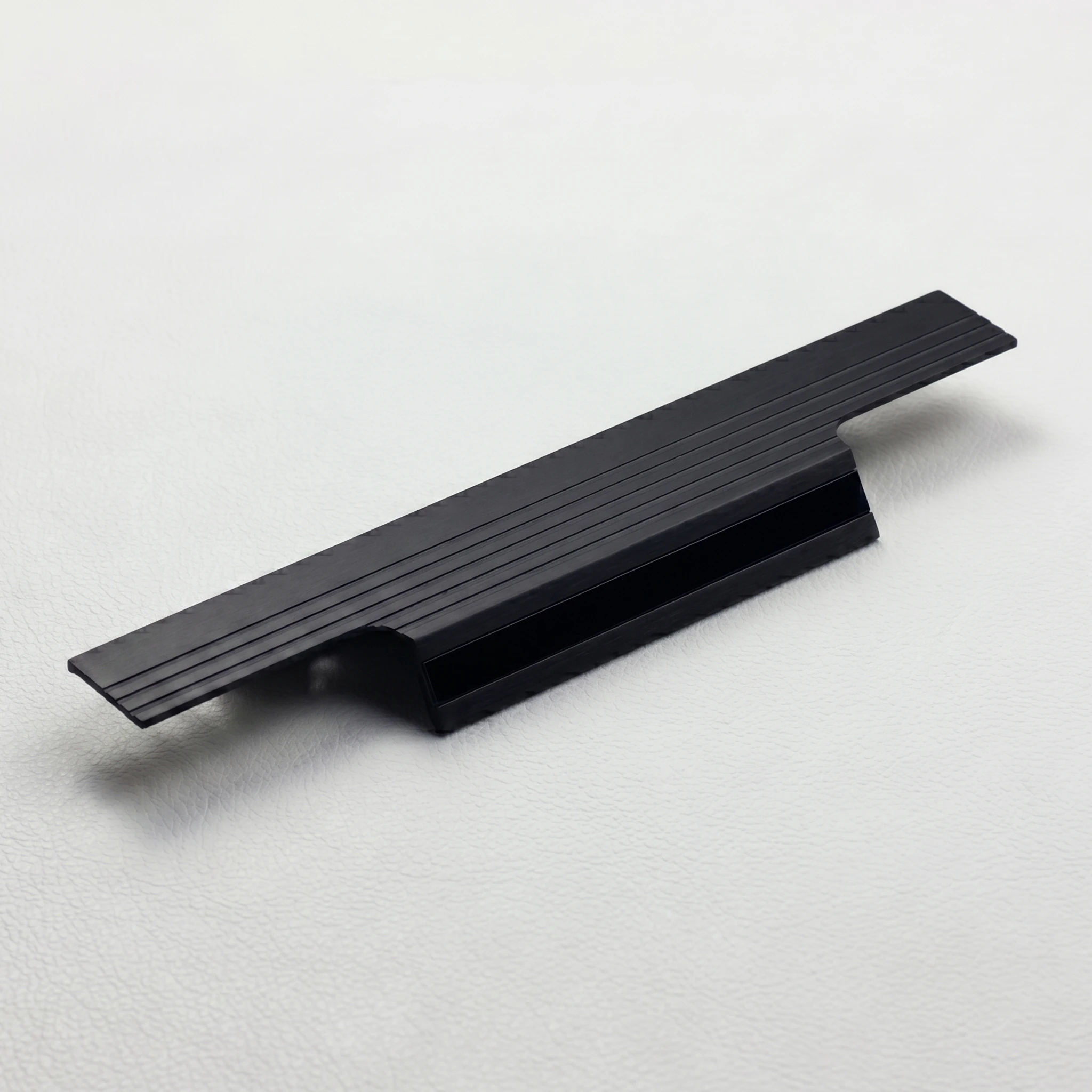 RB-306 Aluminum Kitchen Profile – Luxury Collection Of Kitchen Profile Handle Aluminum Kitchen Profile Manufacturer in Rajkot - Image 3